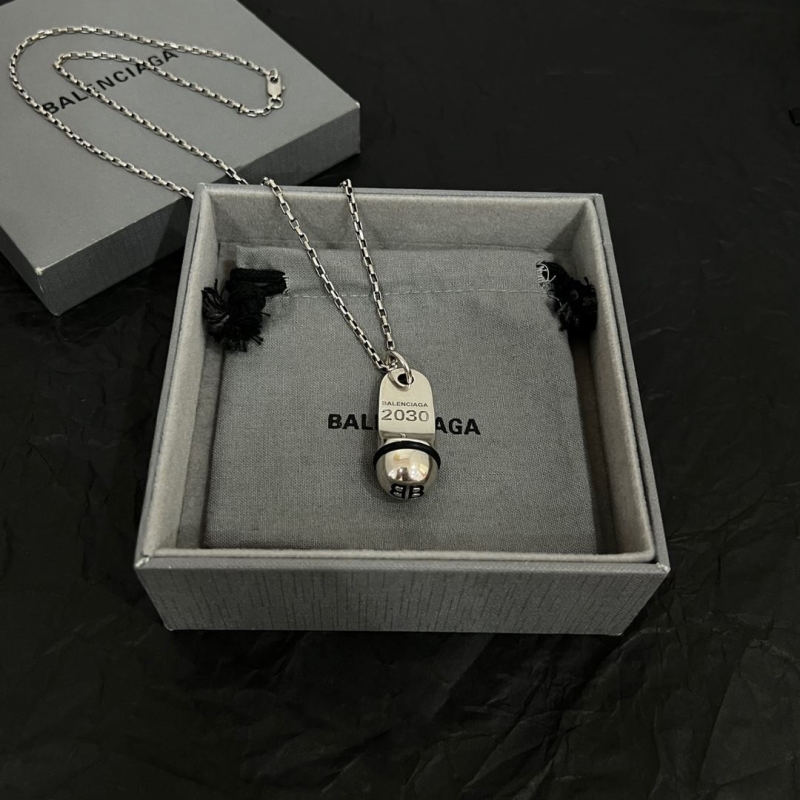 Ba1en*iaga necklaces